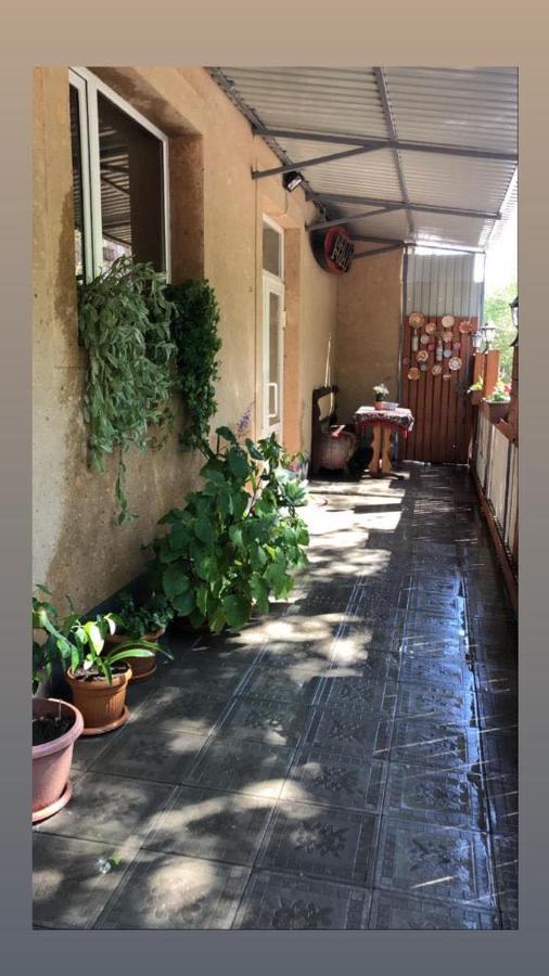 Lind Guest House B&B Gjoumri Kültér fotó