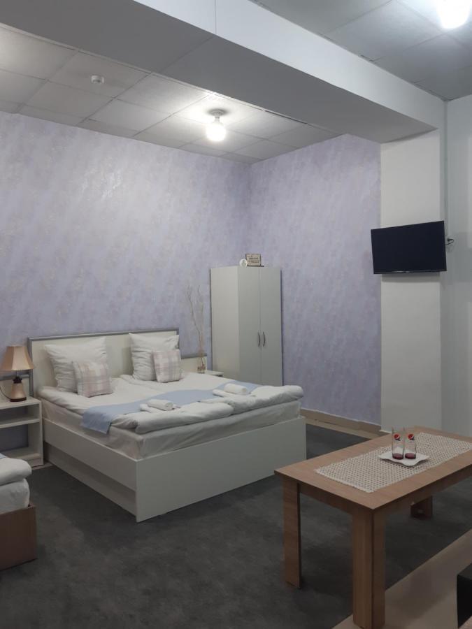 Lind Guest House B&B Gjoumri Kültér fotó