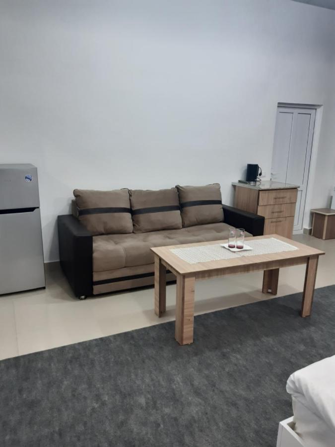 Lind Guest House B&B Gjoumri Kültér fotó