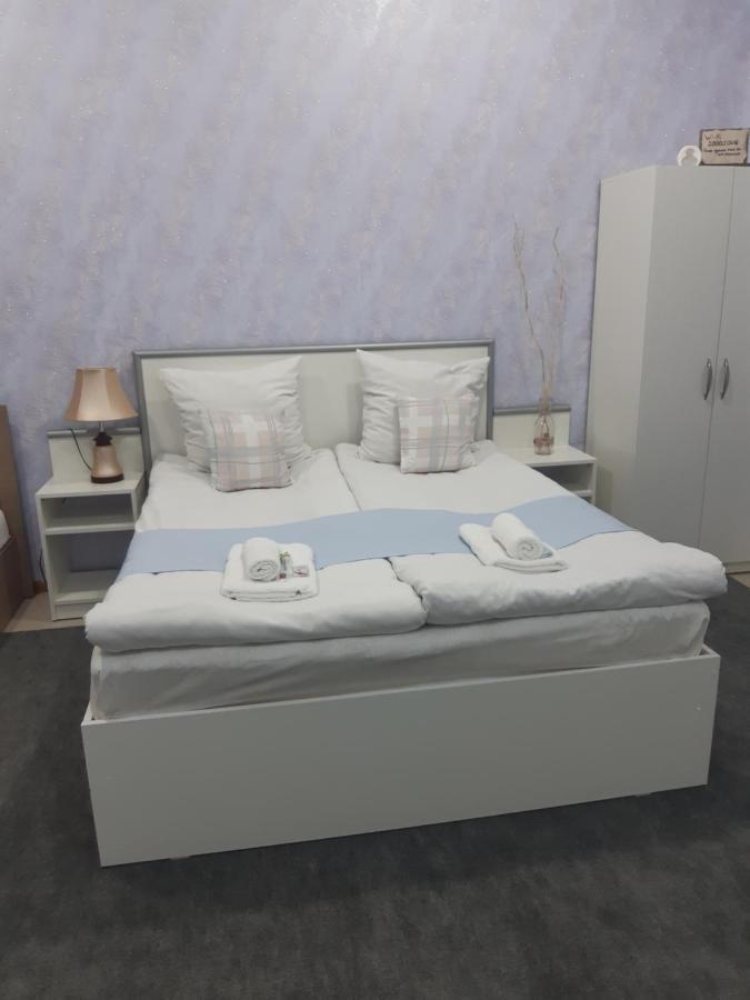 Lind Guest House B&B Gjoumri Kültér fotó