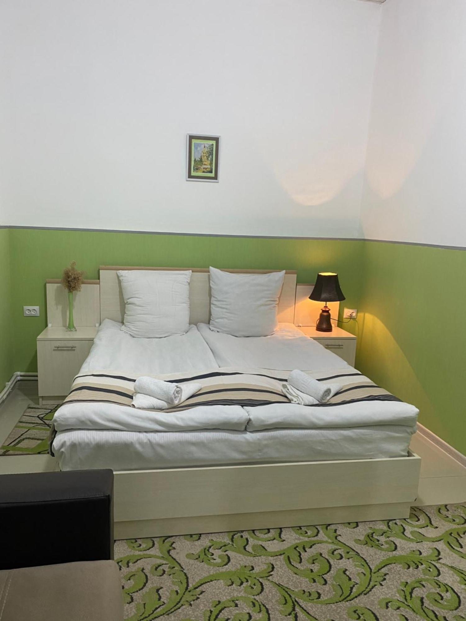 Lind Guest House B&B Gjoumri Kültér fotó